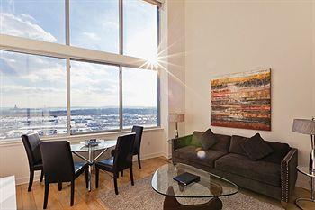 Sky City Apartment At 30 Regent Jersey City Eksteriør bilde